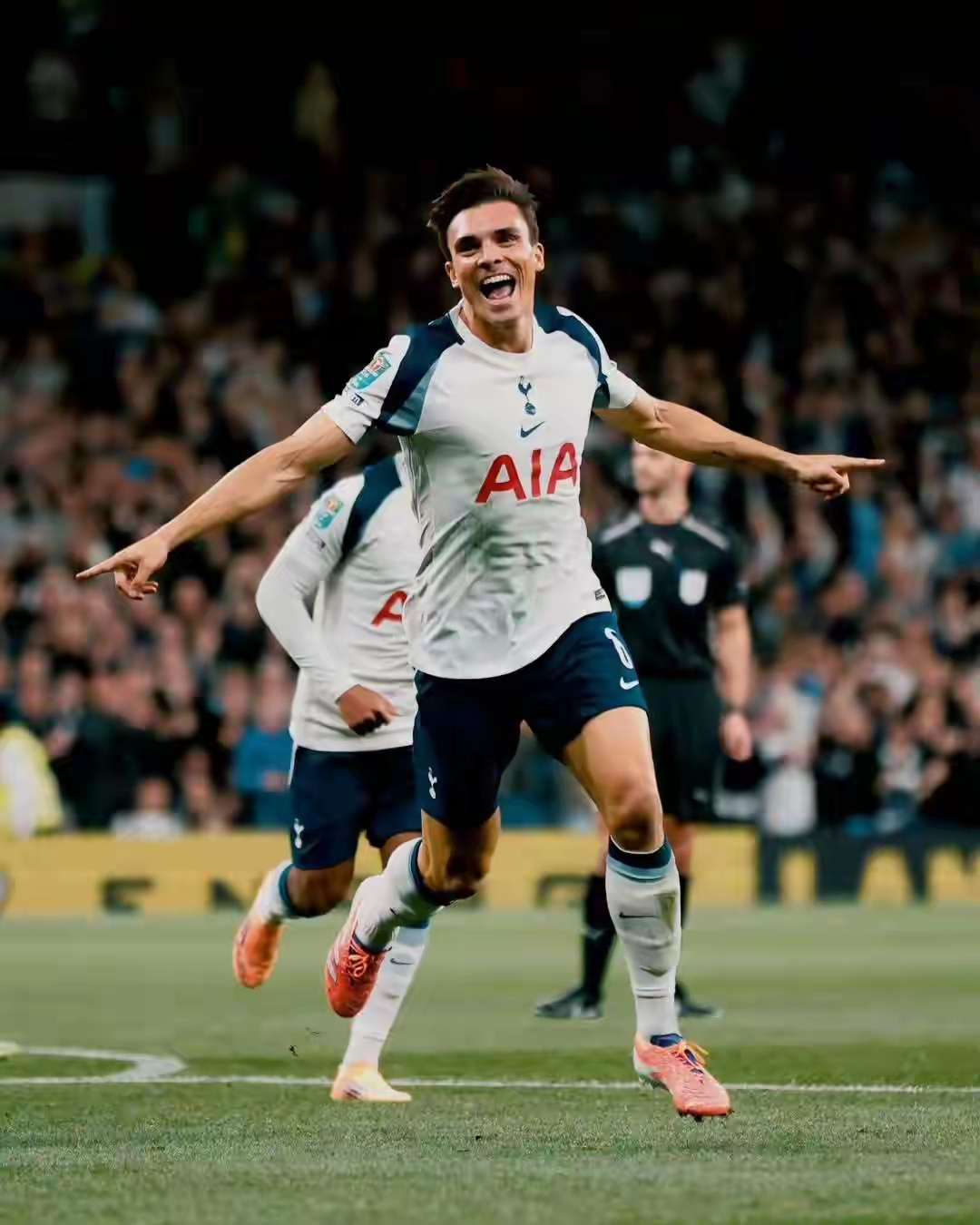 皇家社会训练开放日，转会期篮板制胜引欢呼，意甲在即，资深球员宣示担当