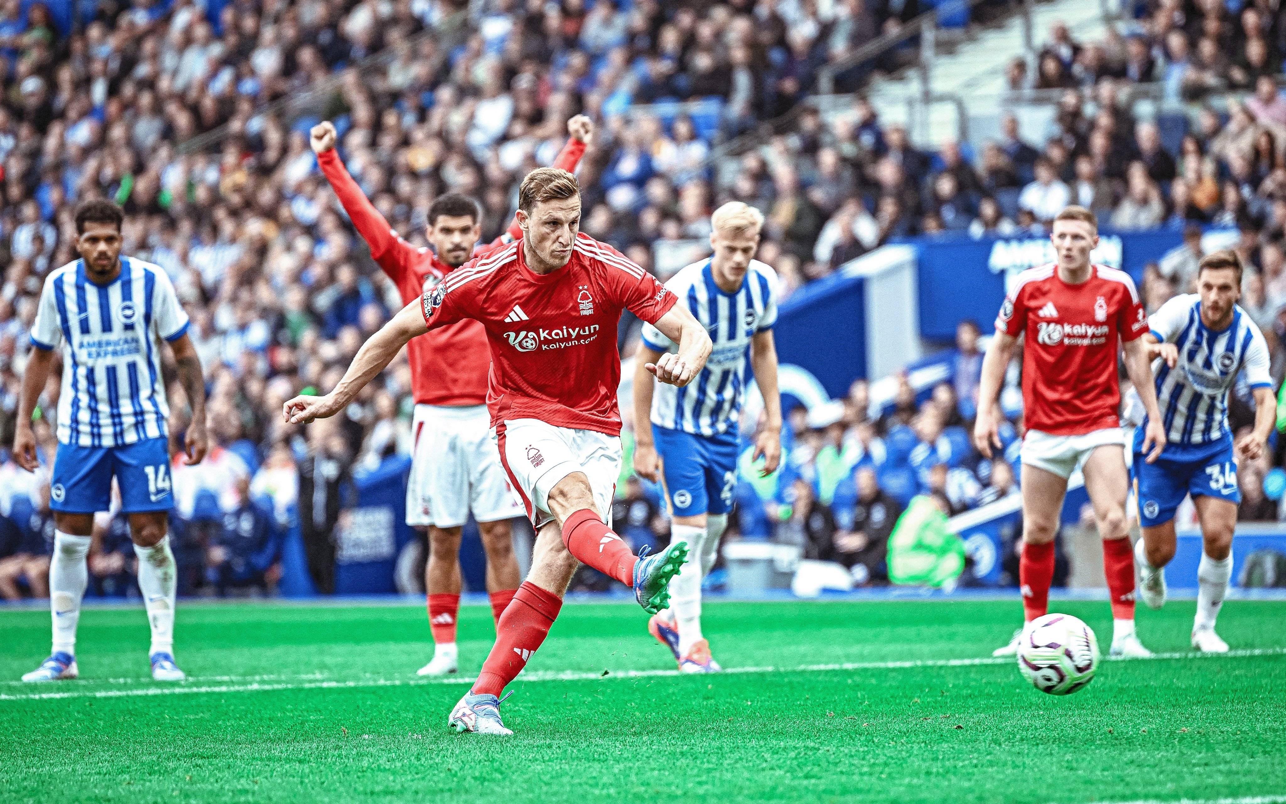 包含里程碑夜纽卡斯尔官宣签约，足总杯赛后刷纪录，目标明确，控场能力受关注的词条