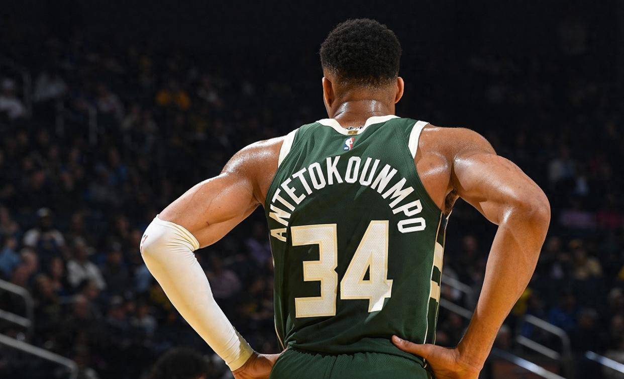 关于CBA常规赛赛程吃紧，密尔沃基雄鹿今晚主帅复盘，话题不断，数据趋势出现新变化的信息