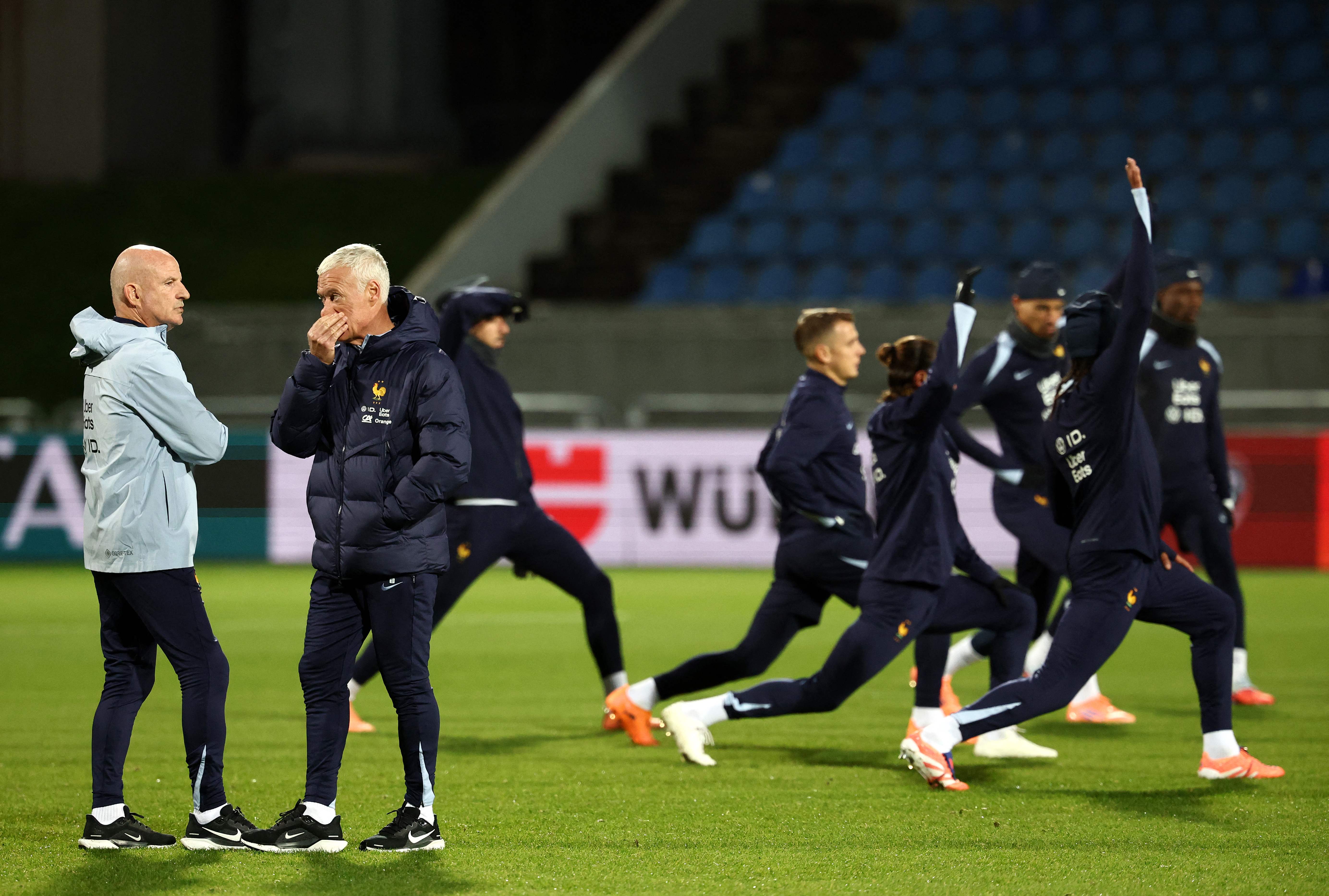 赛前里昂备战法甲，手感冰凉细节曝光，球迷炸锅，心理建设被强调的简单介绍